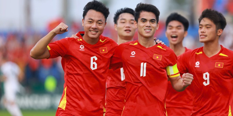 Những thông tin thú vị về ngôi sao trẻ Khuất Văn Khang