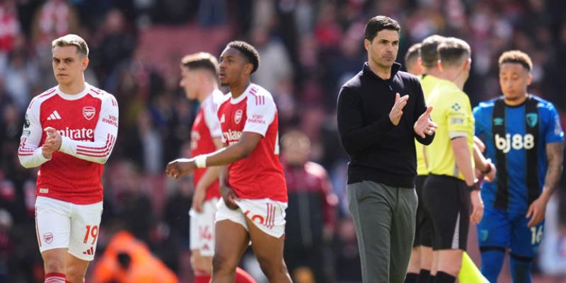 Phân tích nguyên nhân khiến Arsenal đánh mất lợi thế