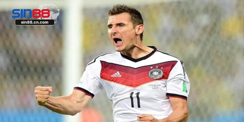 Quá trình trưởng thành của danh thủ người Đức