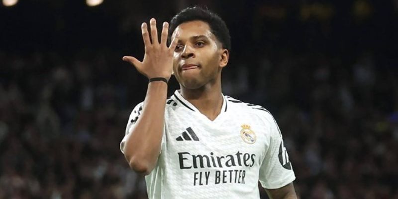 Nghệ thuật chơi bóng ít chạm nhưng nhiều tác động