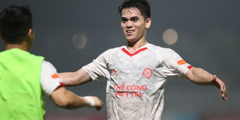 Sự nghiệp rèn luyện của Khuất Văn Khang trong bóng đá