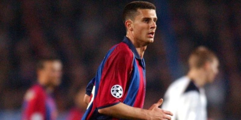 Anh được nhớ như một tiền vệ của cấu trúc hơn là của hào quang