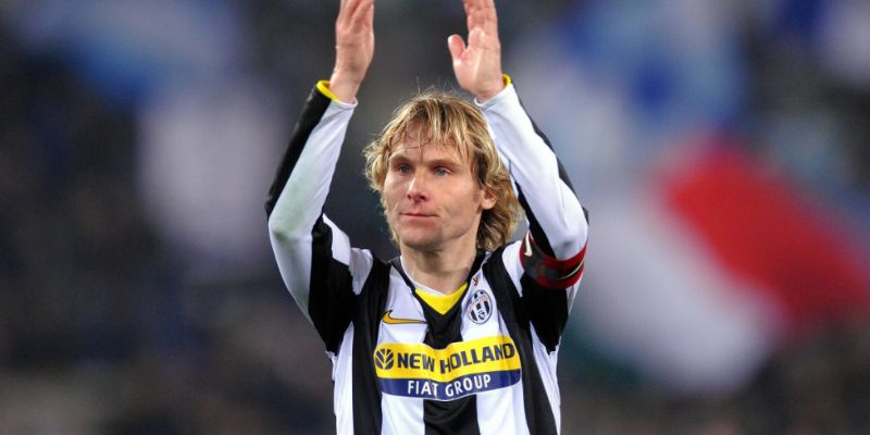 Quả Bóng Vàng 2003 là sự ghi nhận xứng đáng cho cả một chặng đường