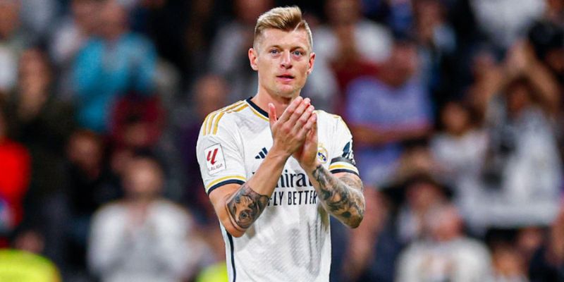 Vai trò điều phối trung tâm và cách Kroos duy trì sự cân bằng
