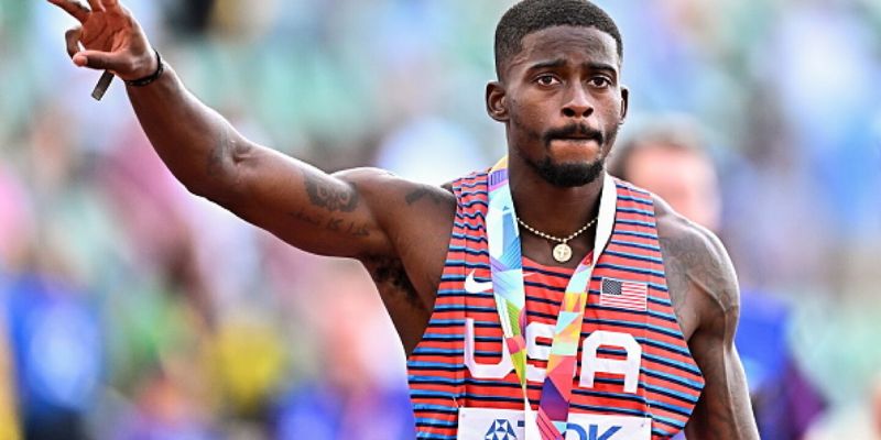 Đời tư giản dị và đóng góp cho cộng đồng