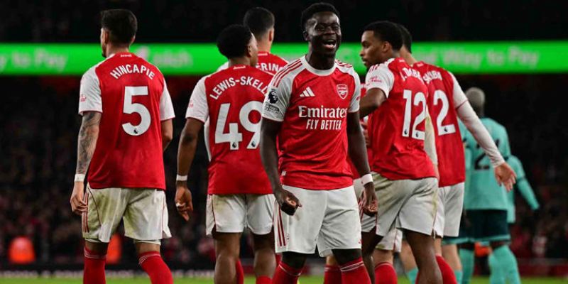 Sự trở lại của Saka giúp Arsenal tăng đáng kể