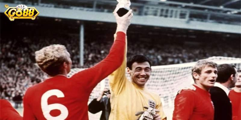 Gordon Banks có dấu ấn khó quên tại World Cup 1996
