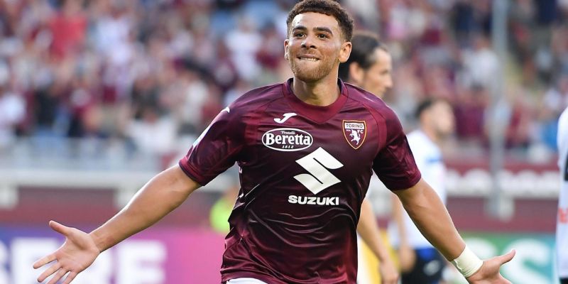 Giới thiệu về cầu thủ Che Adams