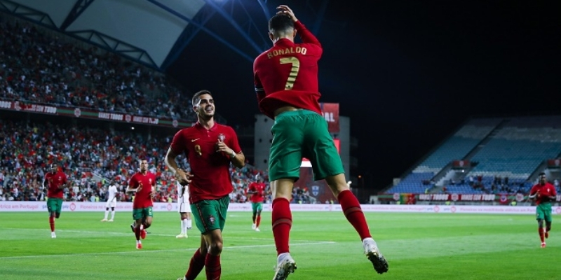 Hình ảnh Cristiano Ronaldo đầy quyết tâm