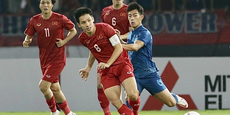 Điểm lại bảng vàng danh hiệu của tiền vệ Đỗ Hùng Dũng