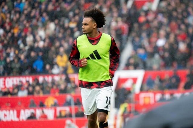 joshua zirkzee manchester united