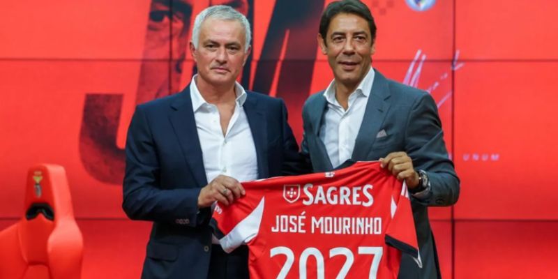 Mourinho muốn toàn quyền kiểm soát chuyên môn