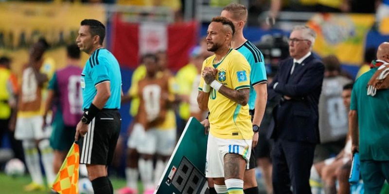 Neymar vẫn là biểu tượng của bóng đá Brazil