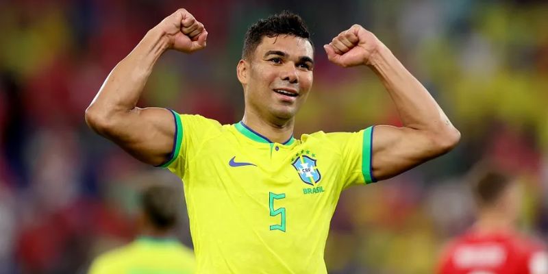 Casemiro và câu chuyện trở thành lá chắn thép của bóng đá hiện đại