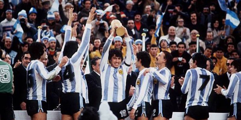 Sự nghiệp lẫy lừng của huyền thoại Argentina