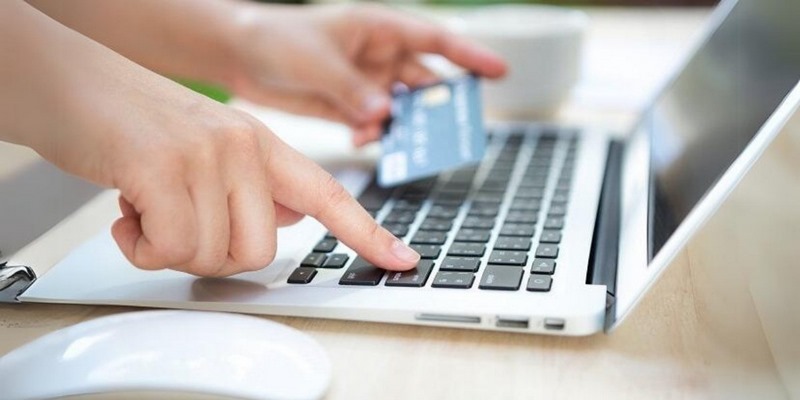 Kiểm tra thông tin tài khoản trước khi giao dịch