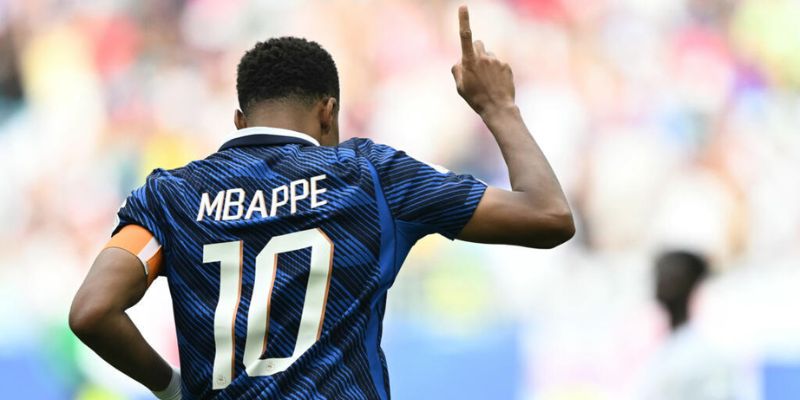 Kylian Mbappé và con đường trở thành siêu sao thế hệ mới