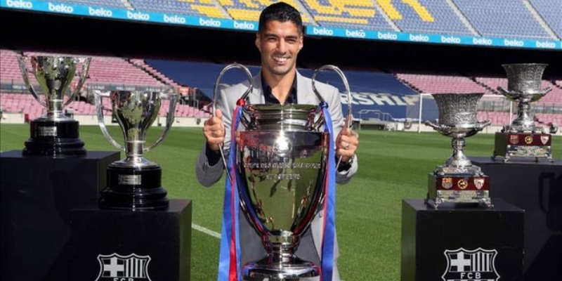 Luis Suarez sát thủ vòng cấm với bản năng ghi bàn xuất sắc