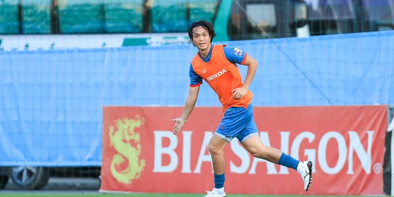 Nguyễn Tuấn Anh và hành trình bền bỉ của người nghệ sĩ nơi tuyến giữa