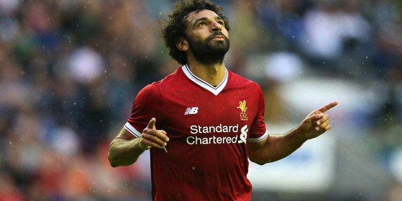 Mohamed Salah luôn tạo nhiều ấn tượng khi thi đấu