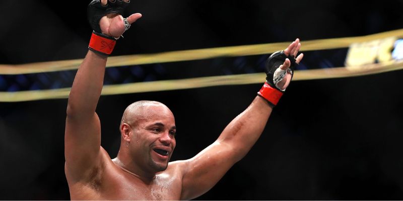 Daniel Cormier sở hữu nền tảng đô vật Olympic nổi bật