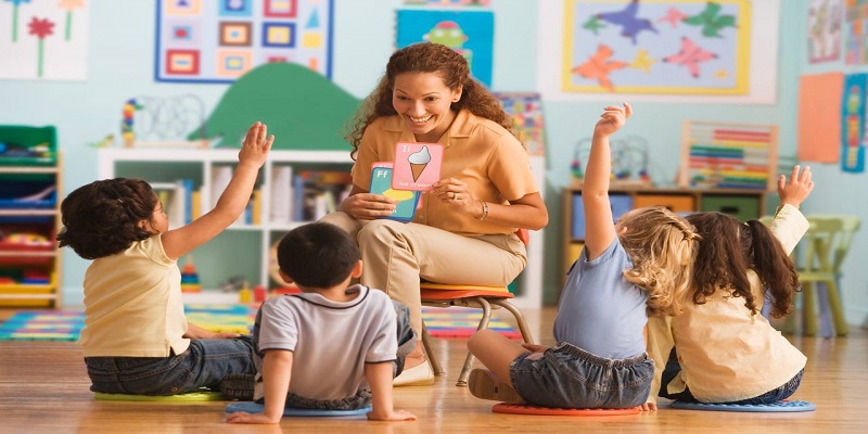 Giá Trị Của Sách Giáo Dục Trong Kỷ Nguyên Số