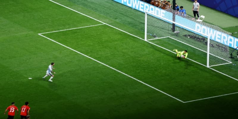 Messi tiếp tục ghi dấu ấn từ những quả đá phạt