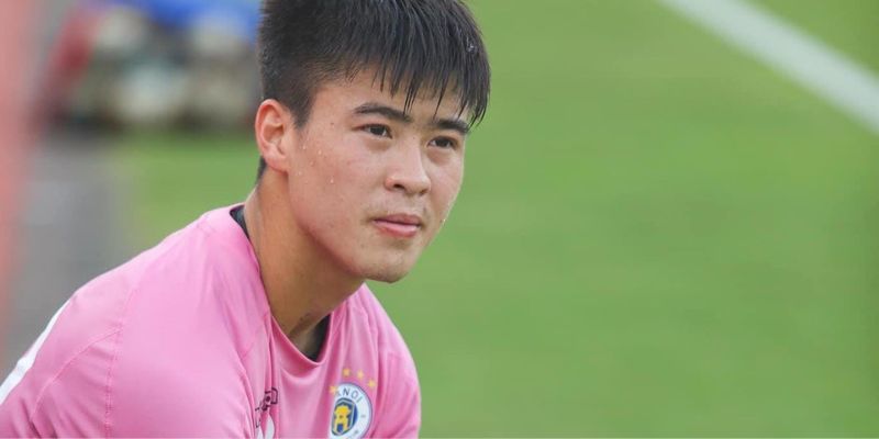 Từ những buổi tập còn vụng về đến ngày bóng đá trở thành công việc mỗi sáng