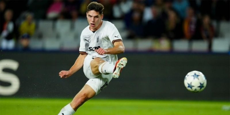 Georgiy Sudakov nhạc trưởng tương lai của bóng đá