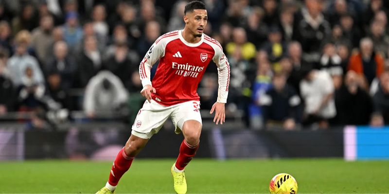 William Saliba là ai? Tiểu sử và con đường đến Arsenal