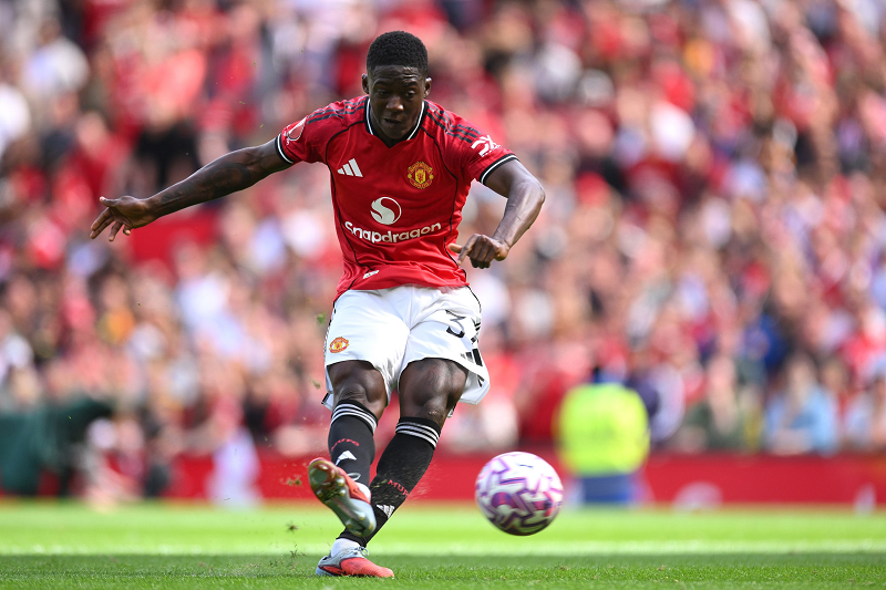 Từ Cậu Bé 9 Tuổi Đến Học Viện Old Trafford