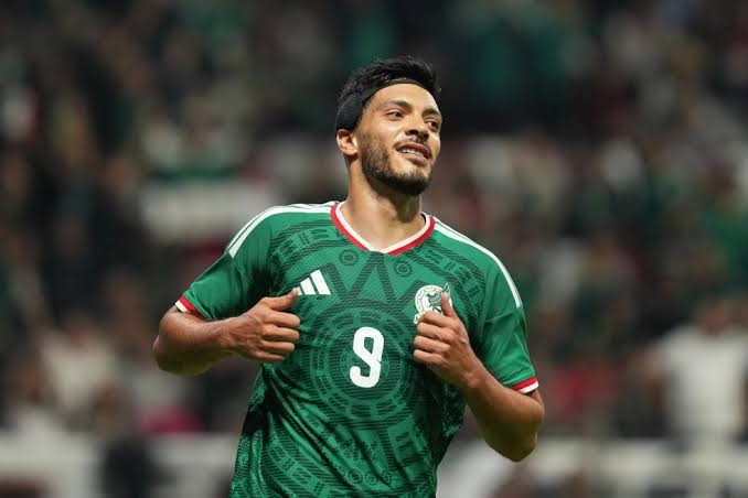 Raul Jimenez ghi dấu ấn bằng khả năng săn bàn